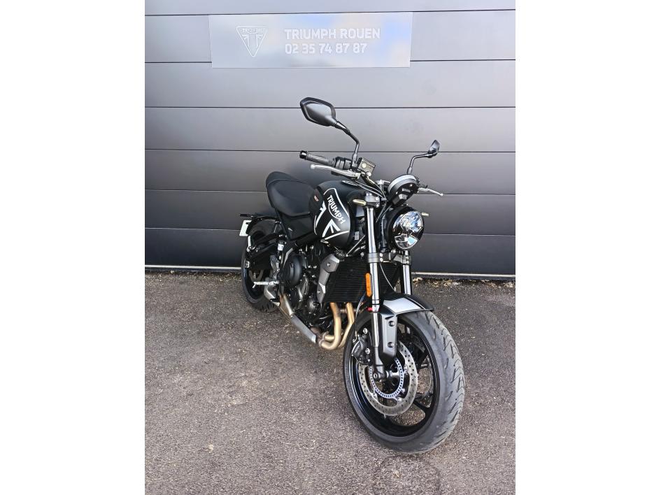 TRIUMPH TRIDENT 660