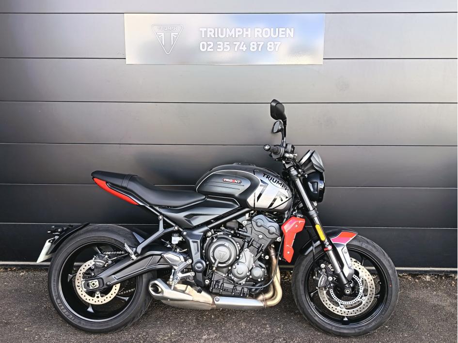 TRIUMPH TRIDENT 660