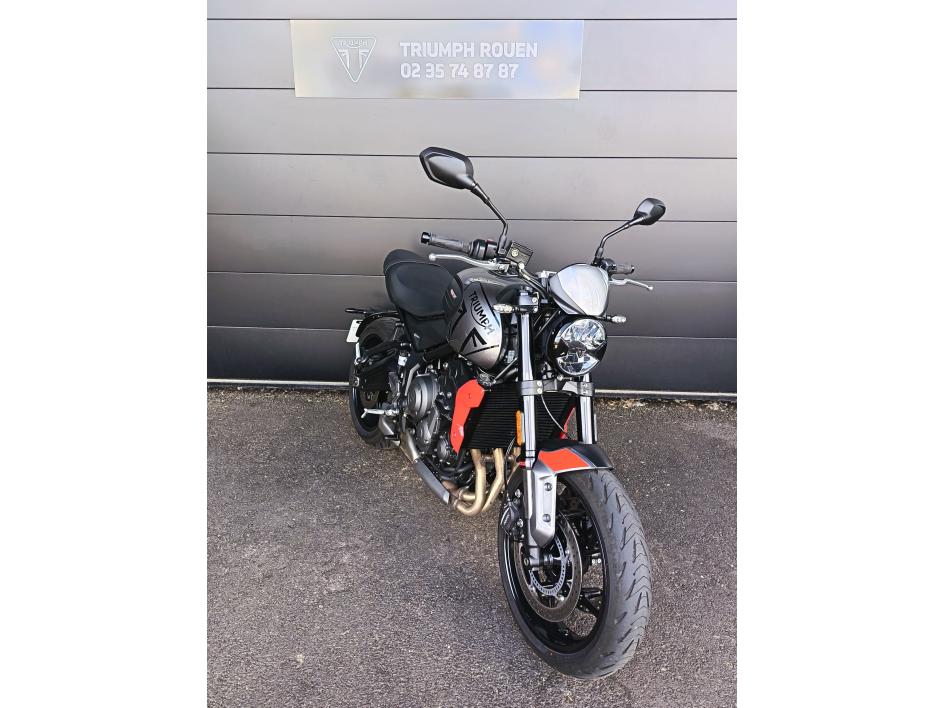 TRIUMPH TRIDENT 660