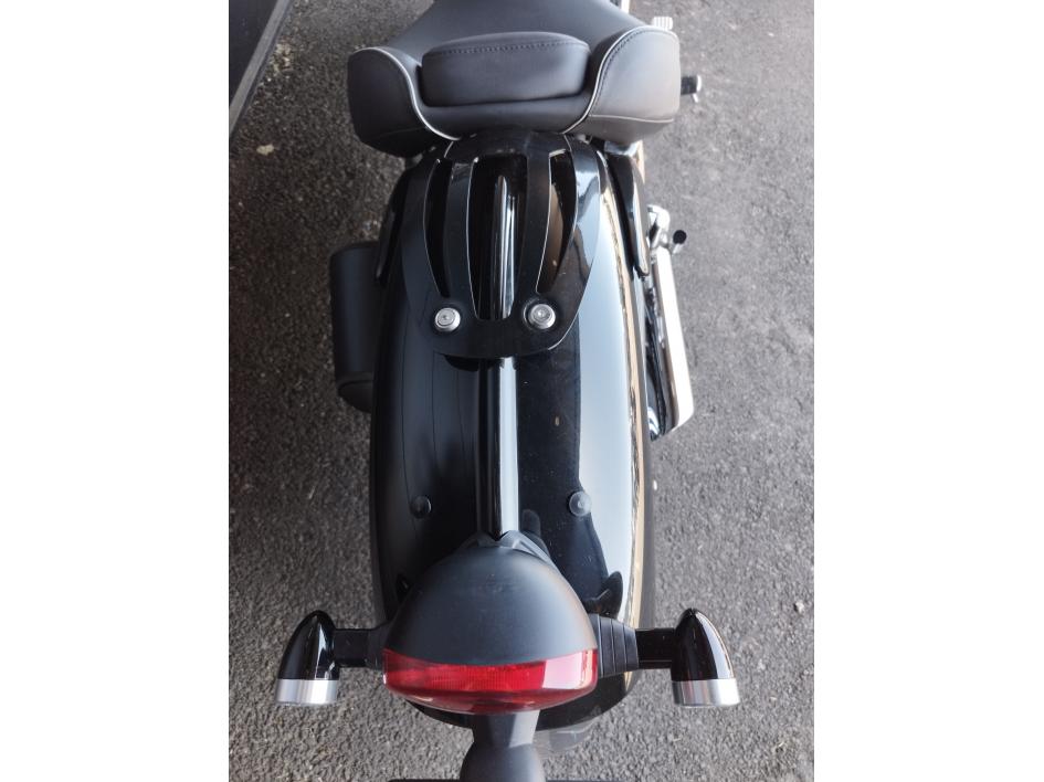 TRIUMPH BONNEVILLE SPEEDMASTER 1200 GOLD LINE Edition
