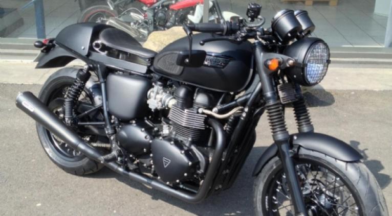 Bonneville T100 Full Black