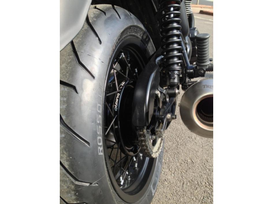 Bonneville T100 Full Black